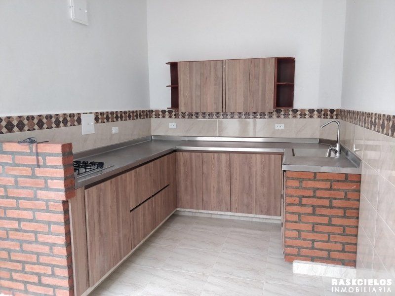 Casa en arriendo Antioquia Medellín Campo Alegre 267 m2 Habitaciones 4 Baños 2 Garajes 0 Precio $3700000