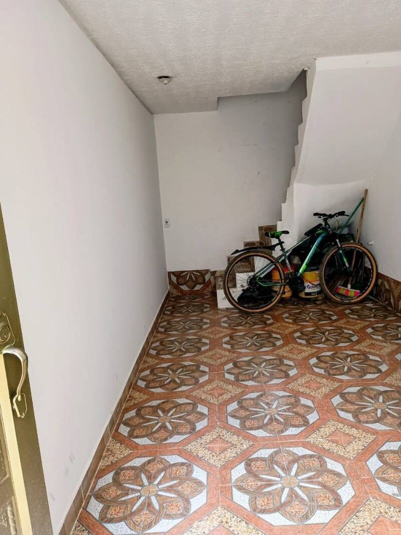 Casa en venta Cundinamarca Bogotá Jiménez De Quesada 288 m2 Habitaciones 9 Baños 3 Garajes 2 Precio $580000000