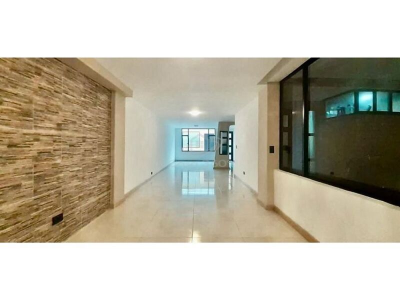 Casa en venta Cundinamarca Bogotá Álamos Norte 124 m2 Habitaciones 5 Baños 2 Garajes 3 Precio $634000000