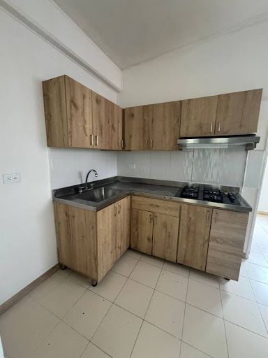 Apartamento en arriendo Antioquia Medellín Los Alpes 110 m2 Habitaciones 4 Baños 3 Garajes 1 Precio $2800000