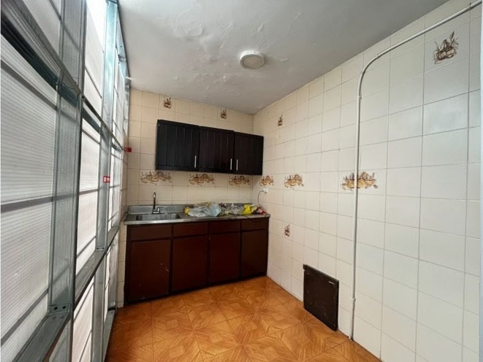 Casa en arriendo Antioquia Medellín Los Alcazares 250 m2 Habitaciones 6 Baños 3 Garajes 1 Precio $7130000