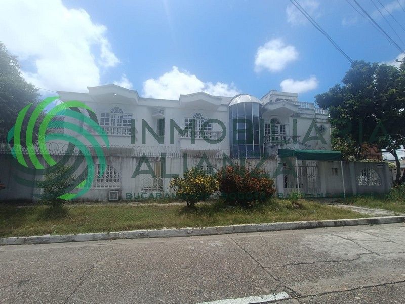 Casa en arriendo Santander Barrancabermeja Recreo 400 m2 Habitaciones 13 Baños 6 Garajes 1 Precio $8400000