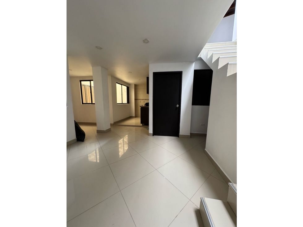 Apartamento en arriendo Antioquia Sabaneta Calle Larga 60 m2 Habitaciones 3 Baños 2 Garajes 0 Precio $2500000