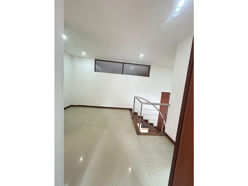 Apartamento en arriendo Antioquia Envigado Ub Porton Del Poblado 120 m2 Habitaciones 3 Baños 3 Garajes 2 Precio $5700000