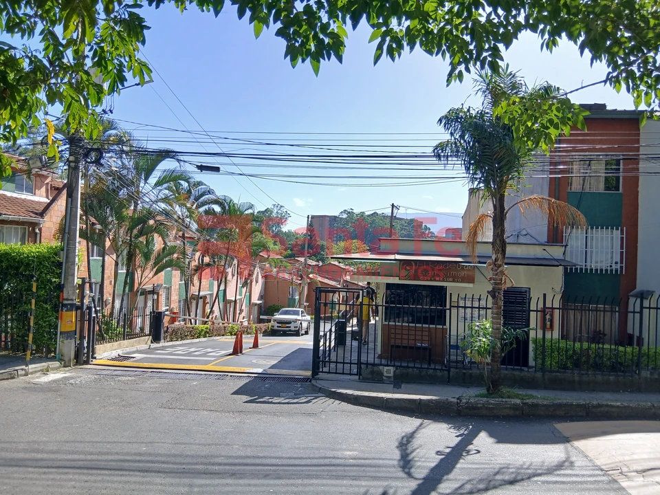 Casa en arriendo Antioquia Medellín La Hondonada 150 m2 Habitaciones 4 Baños 3 Garajes 0 Precio $2600000