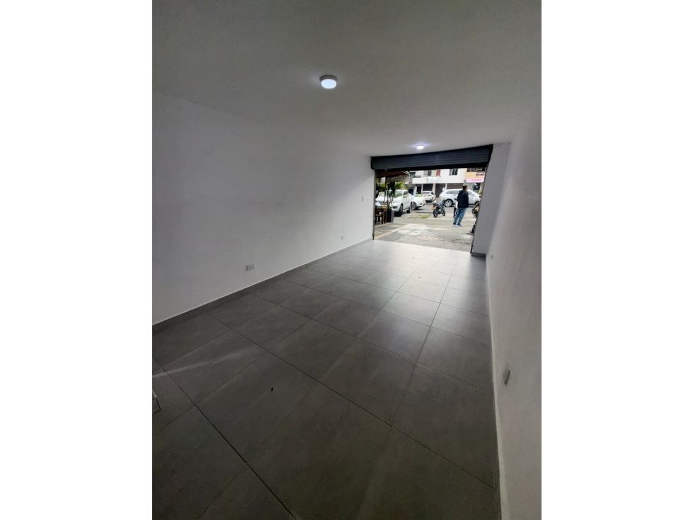 Local en arriendo Antioquia Medellín Los Colores 22 m2 Habitaciones 0 Baños 1 Garajes 0 Precio $2800000