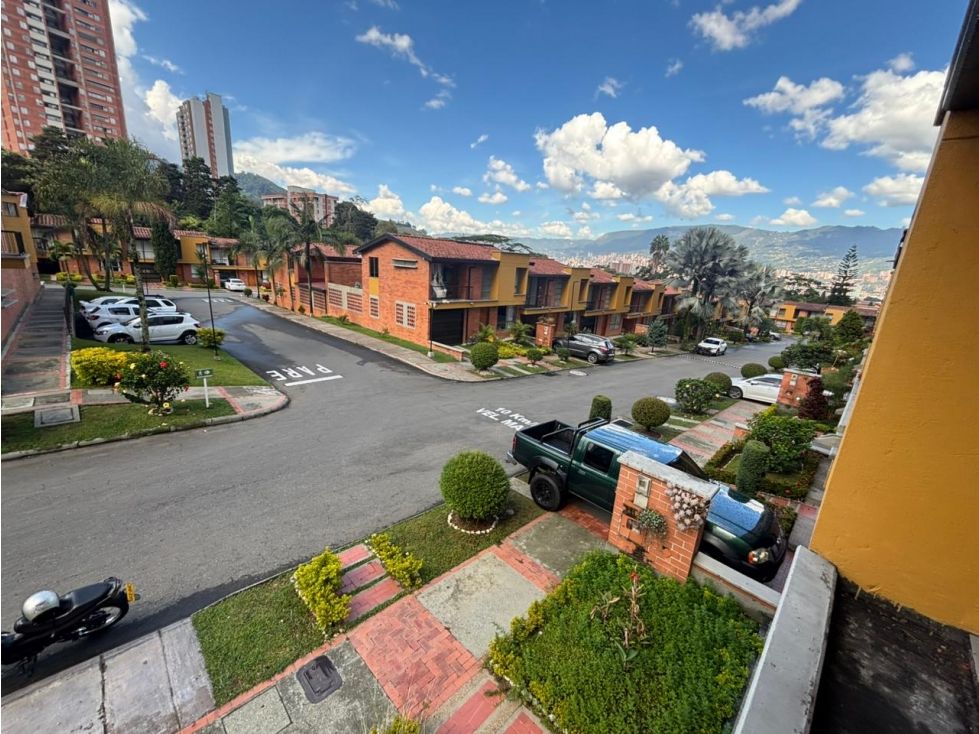 Casa en arriendo Antioquia Itagüí Santa Catalina 150 m2 Habitaciones 3 Baños 3 Garajes 2 Precio $6500000