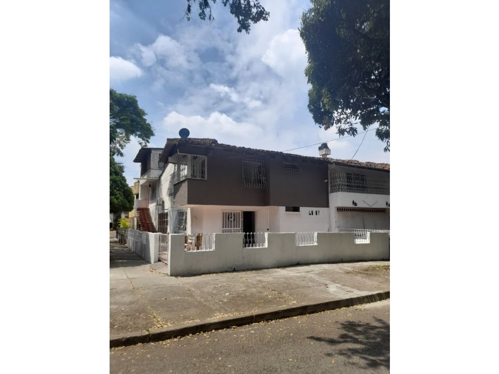 Casa en arriendo Valle Del Cauca Cali Pampa Linda 185 m2 Habitaciones 5 Baños 4 Garajes 2 Precio $3500000