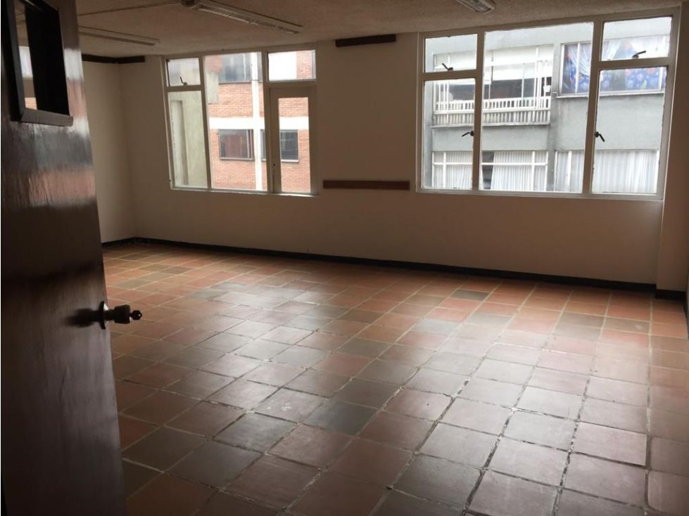 Edificio en arriendo Cundinamarca Bogotá Emaus 1000 m2 Habitaciones 0 Baños 8 Garajes 3 Precio $18000000