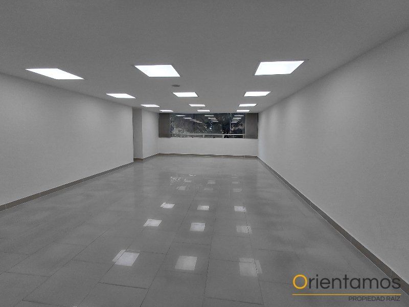 Oficina en arriendo Antioquia Medellín Castropol 420 m2 Habitaciones 0 Baños 6 Garajes 0 Precio $38834460