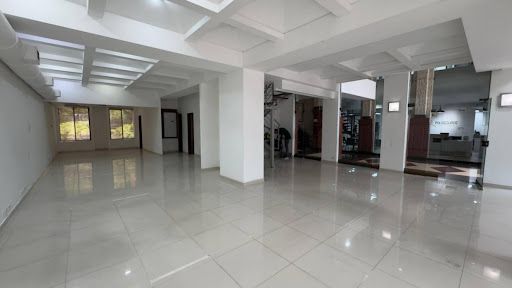 Local en venta Antioquia Medellín Patio Bonito 250 m2 Habitaciones 0 Baños 3 Garajes 4 Precio $3600000000