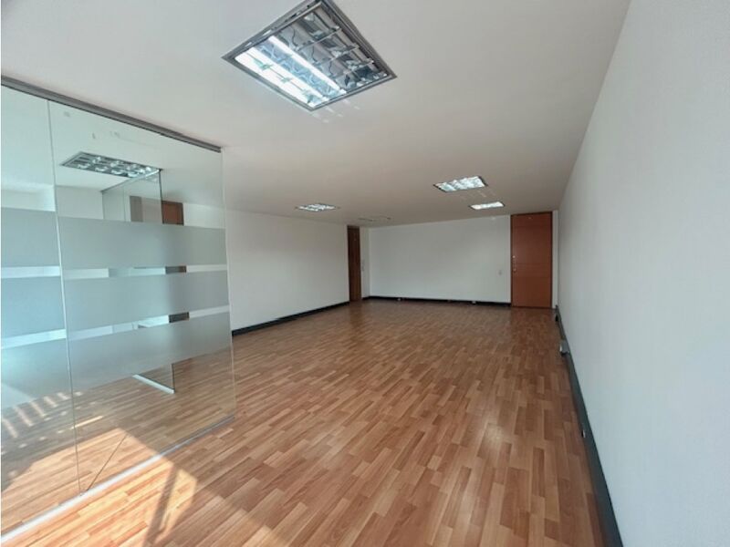 Oficina en venta Cundinamarca Bogotá El Retiro 60 m2 Habitaciones 0 Baños 1 Garajes 1 Precio $480000000