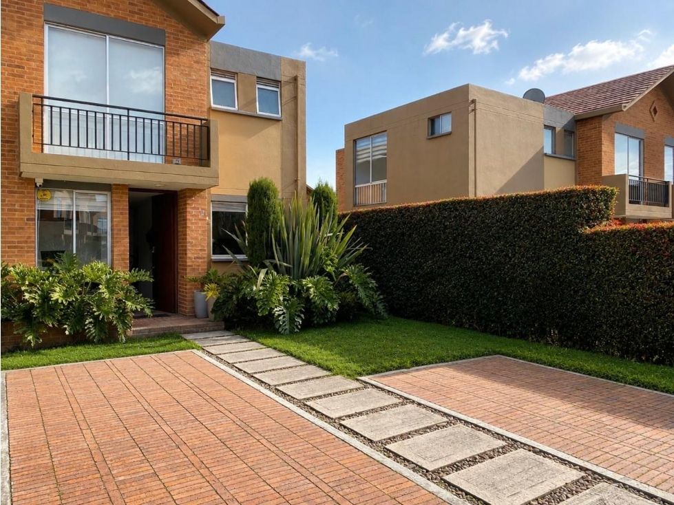 Casa en venta Cundinamarca Cajicá Centro 104 m2 Habitaciones 3 Baños 3 Garajes 2 Precio $740000000