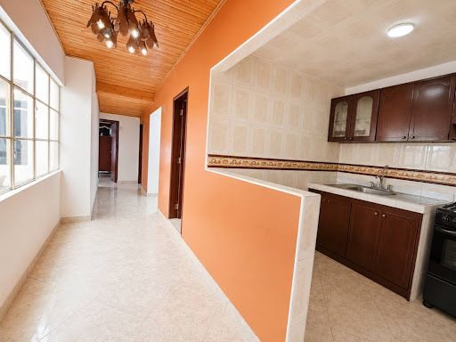 Casa en venta Cundinamarca Bogotá Jiménez De Quesada 90 m2 Habitaciones 9 Baños 4 Garajes 1 Precio $550000000
