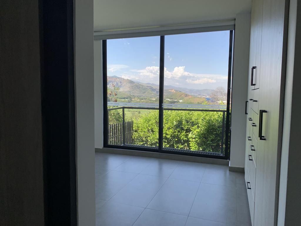 Apartamento en arriendo Valle Del Cauca Cali Menga 100 m2 Habitaciones 3 Baños 3 Garajes 1 Precio $2800000