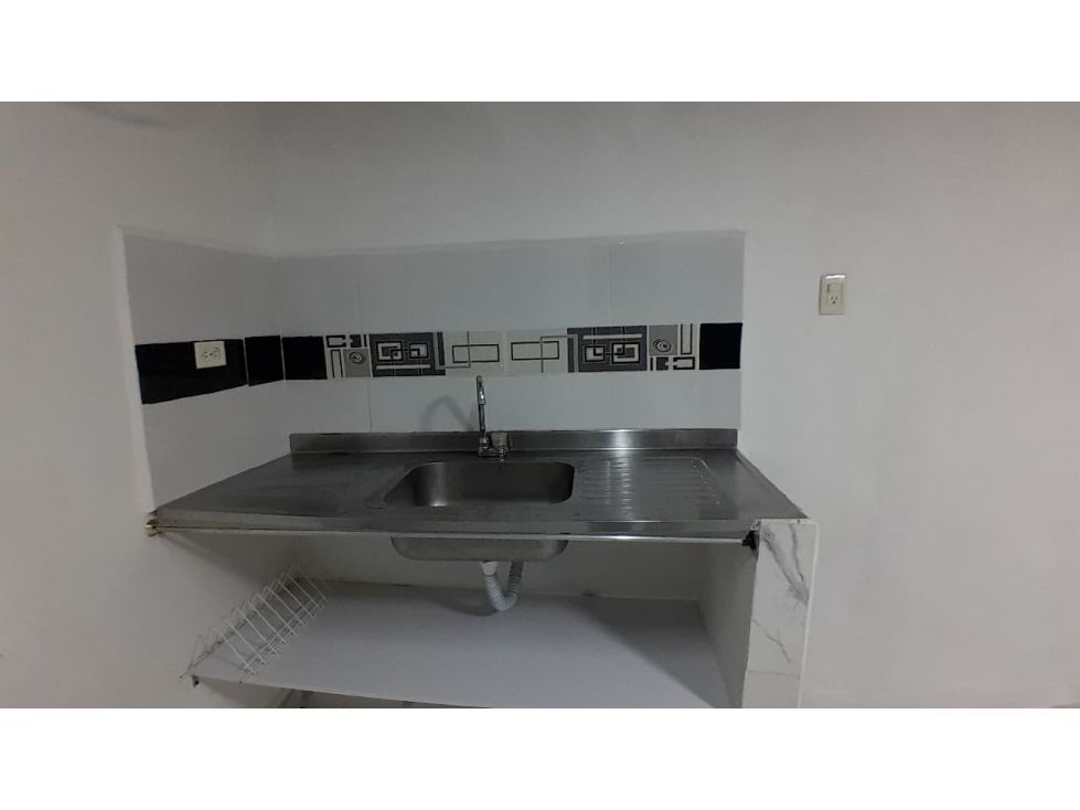 Apartaestudio en arriendo Antioquia Medellín El Salvador 30 m2 Habitaciones 1 Baños 1 Garajes 0 Precio $800000