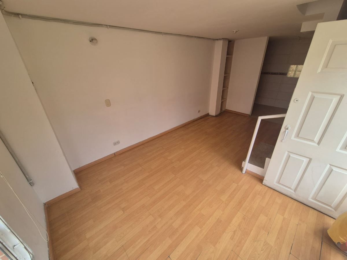 Casa en arriendo Cundinamarca Bogotá Ub Castilla Real 65 m2 Habitaciones 4 Baños 2 Garajes 0 Precio $2268000