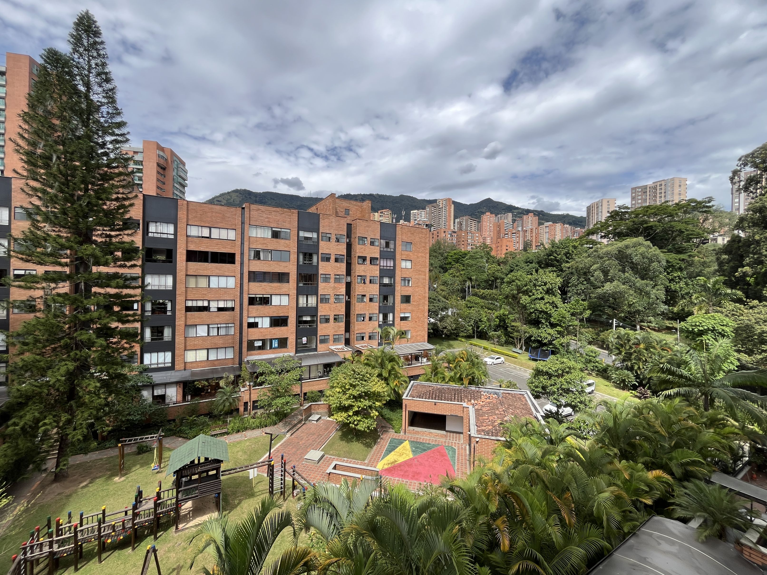 Apartamento en venta Antioquia Medellín Las Lomas No1 134 m2 Habitaciones 3 Baños 2 Garajes 2 Precio $950000000