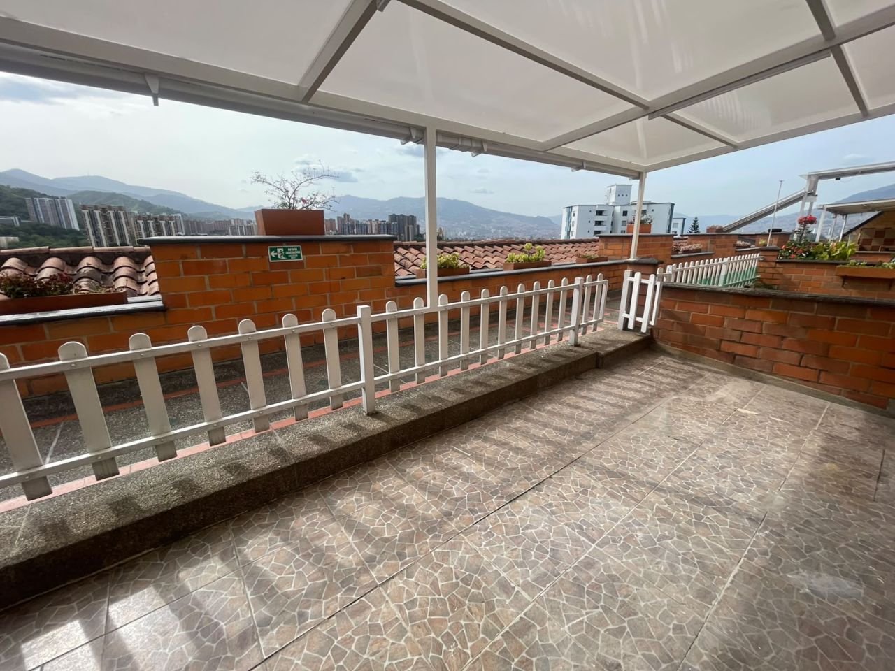 Apartamento en arriendo Antioquia Medellín La Mota 120 m2 Habitaciones 3 Baños 3 Garajes 1 Precio $3250000