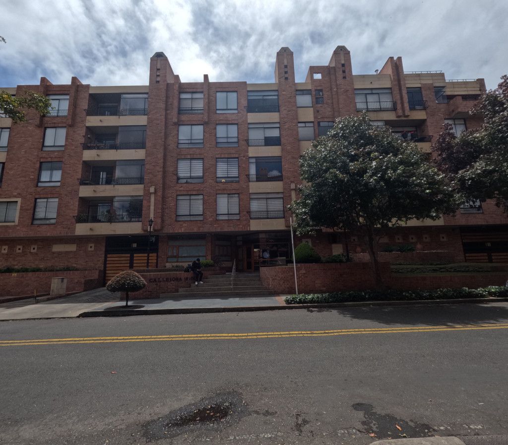 Apartamento en arriendo Cundinamarca Bogotá San Patricio 320 m2 Habitaciones 5 Baños 5 Garajes 4 Precio $17901305