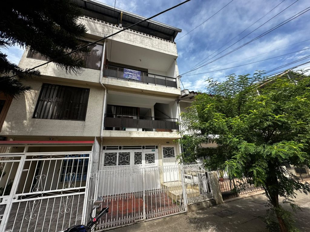 Casa en arriendo Valle Del Cauca Cali Jorge Zawadsky 220 m2 Habitaciones 4 Baños 2 Garajes 0 Precio $1520000