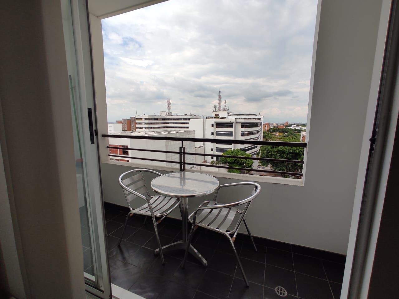 Apartaestudio en arriendo Valle Del Cauca Cali Ciudadela Campestre 32 m2 Habitaciones 1 Baños 1 Garajes 1 Precio $2300000