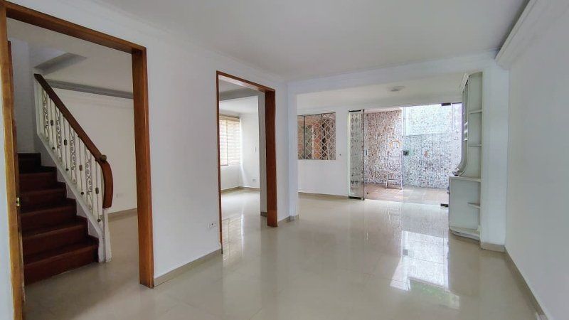 Casa en arriendo Antioquia Medellín Calasanz Parte Alta 160 m2 Habitaciones 4 Baños 3 Garajes 1 Precio $4300000