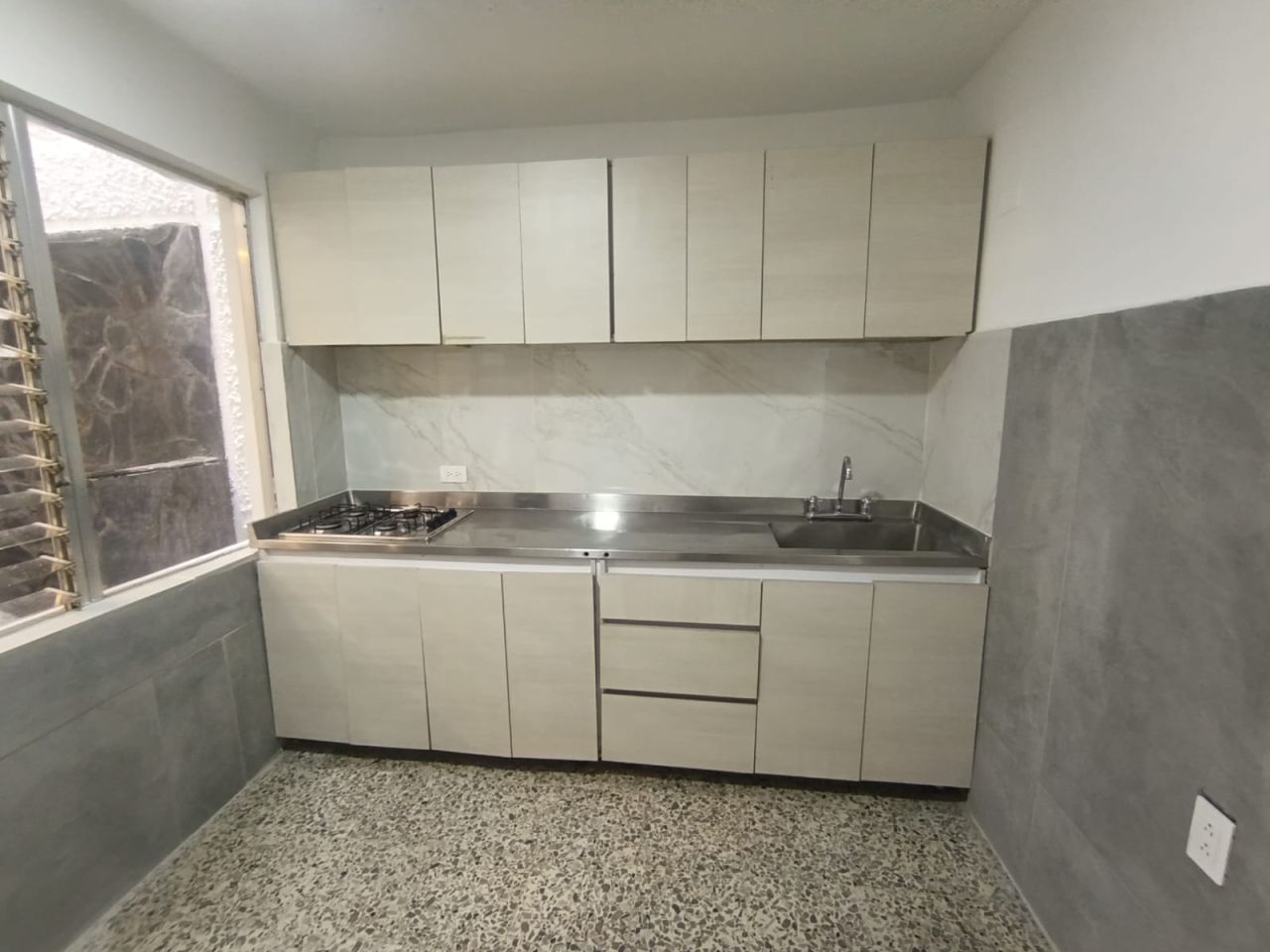 Apartamento en arriendo Antioquia Envigado El Dorado 120 m2 Habitaciones 3 Baños 2 Garajes 0 Precio $2800000
