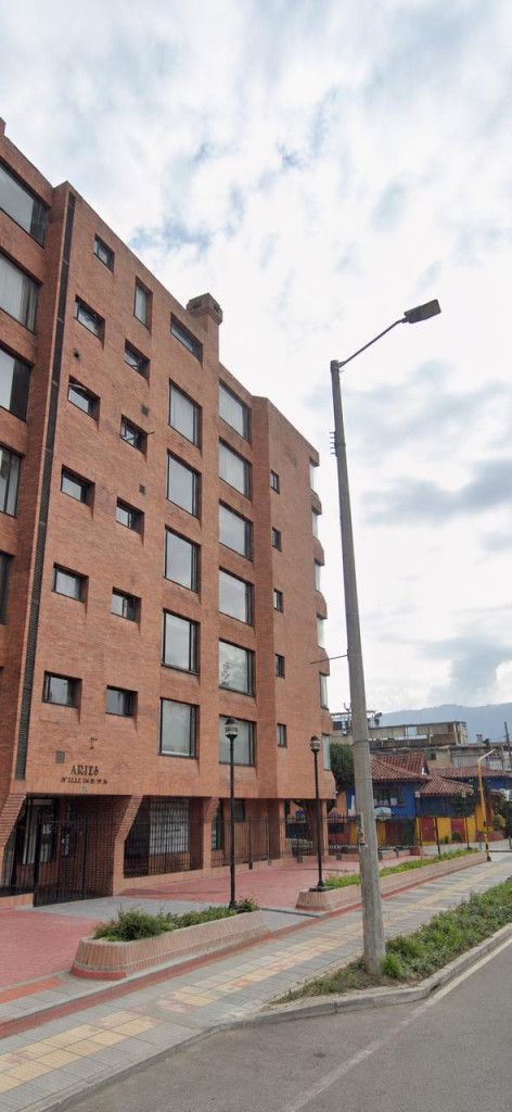 Apartamento en arriendo Cundinamarca Bogotá Santa Barbara Occidental 379 m2 Habitaciones 5 Baños 5 Garajes 5 Precio $14700000