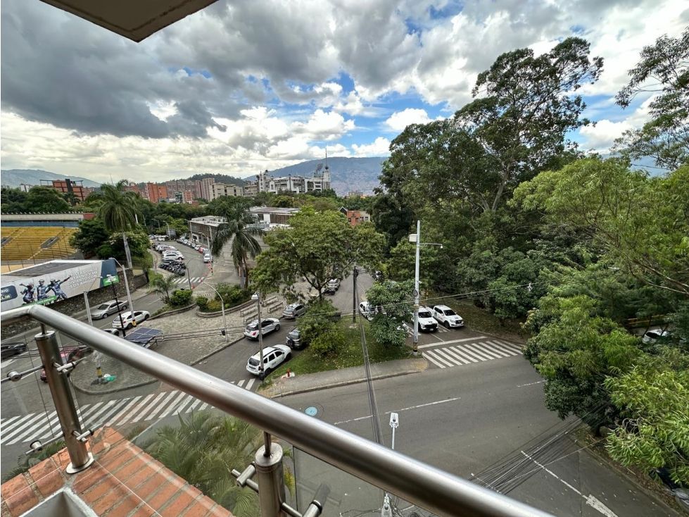 Apartamento en arriendo Antioquia Medellín El Velodromo 140 m2 Habitaciones 4 Baños 4 Garajes 1 Precio $4000000