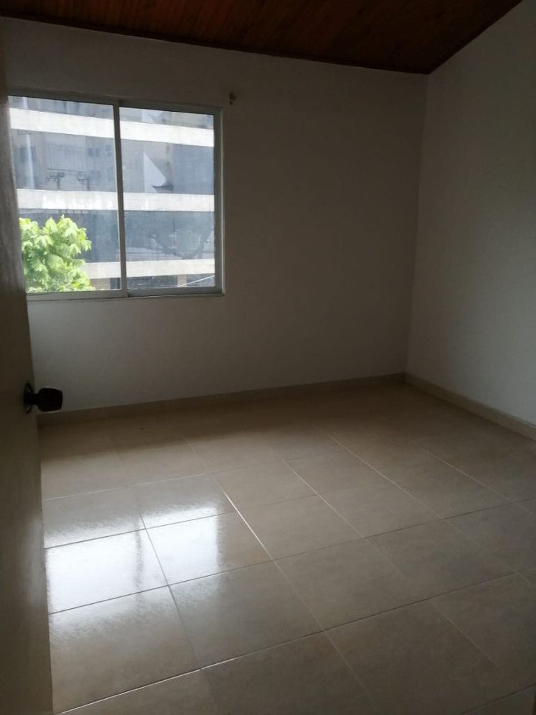 Apartamento en arriendo Valle Del Cauca Cali Granada 230 m2 Habitaciones 3 Baños 3 Garajes 0 Precio $1400000