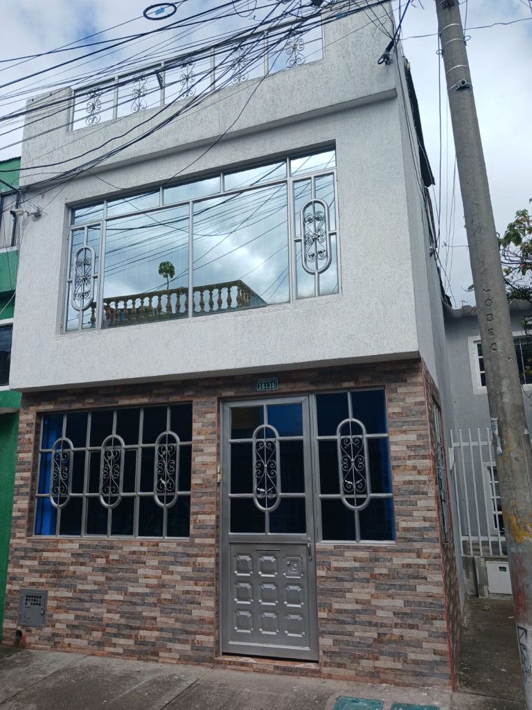 Casa en venta Cundinamarca Bogotá Carimagua I Sector 217 m2 Habitaciones 5 Baños 4 Garajes 0 Precio $400000000