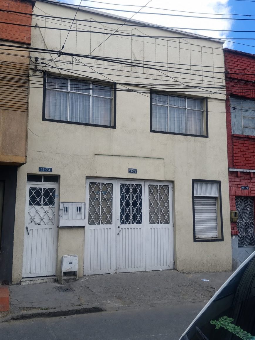 Casa en venta Cundinamarca Bogotá Santa Lucía 226 m2 Habitaciones 4 Baños 2 Garajes 0 Precio $800000000