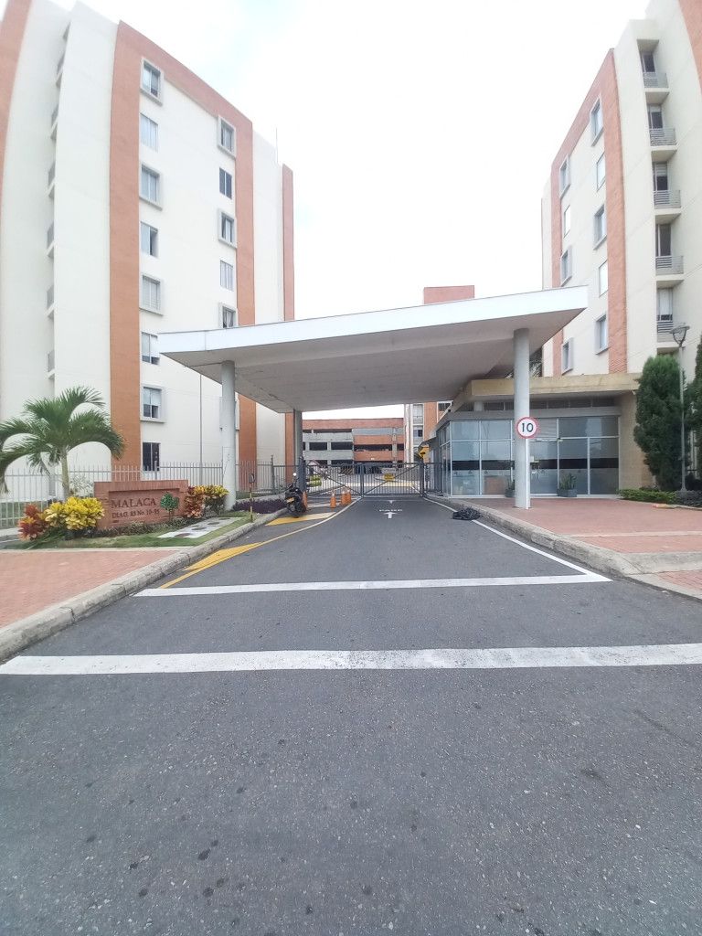 Apartamento en arriendo Tolima Ibagué Cr Los Arroyuelos 75 m2 Habitaciones 3 Baños 2 Garajes 1 Precio $1900000