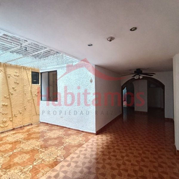 Casa en arriendo Antioquia Itagüí Asturias 100 m2 Habitaciones 4 Baños 2 Garajes 0 Precio $3000000