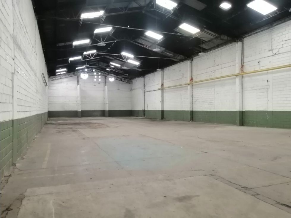 Bodega en arriendo Antioquia Itagüí Zona Industrial 1 2100 m2 Habitaciones 0 Baños 10 Garajes 0 Precio $62000000