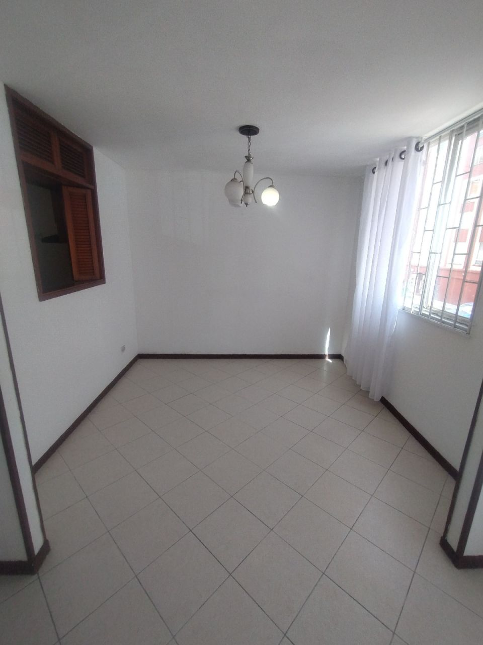 Apartamento en arriendo Cundinamarca Bogotá San Antonio Nor - Occidental 65 m2 Habitaciones 3 Baños 2 Garajes 1 Precio $2000000
