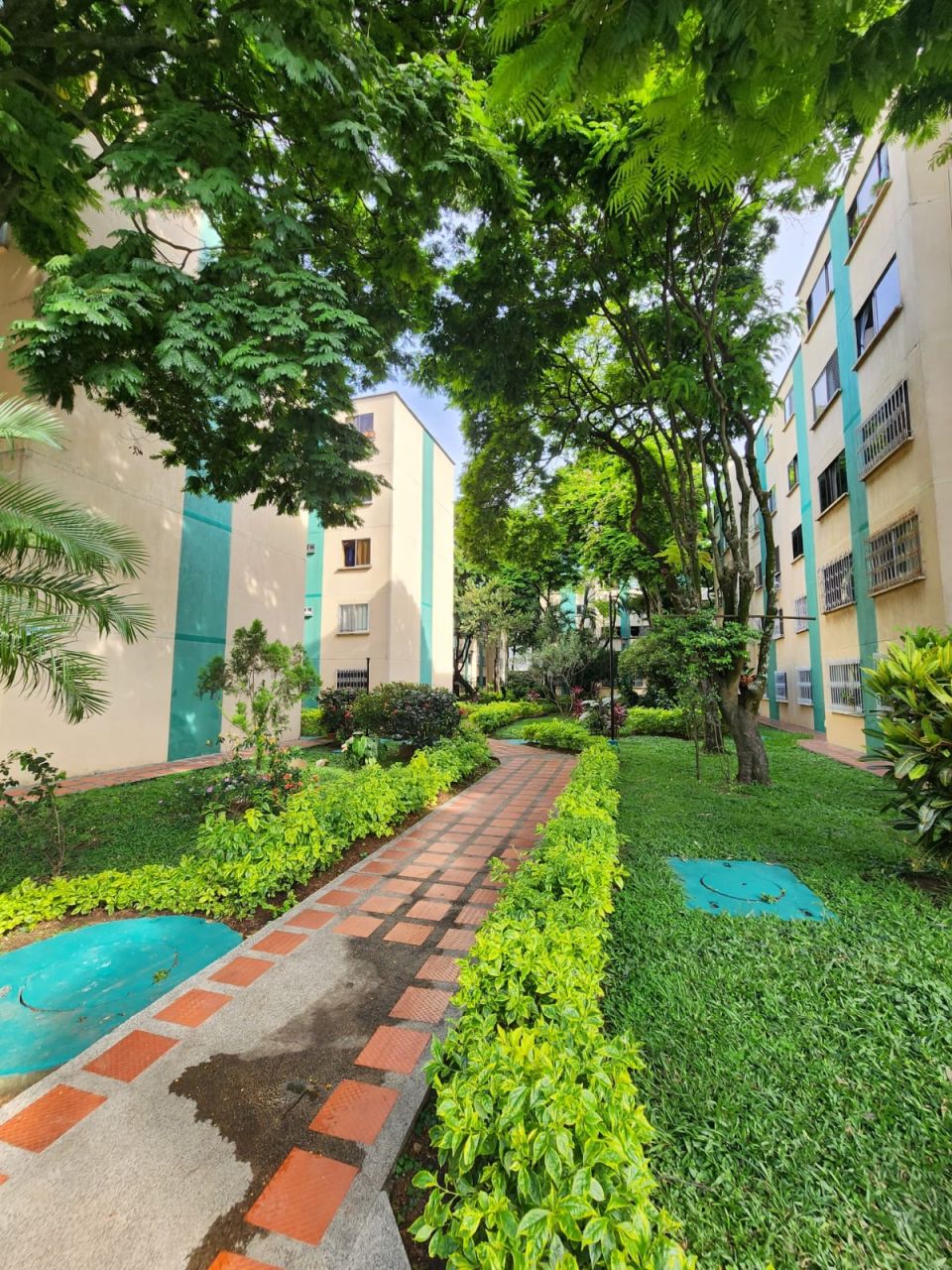 Apartamento en arriendo Valle Del Cauca Cali Cañaverales Los Samanes 75 m2 Habitaciones 3 Baños 2 Garajes 1 Precio $1000000