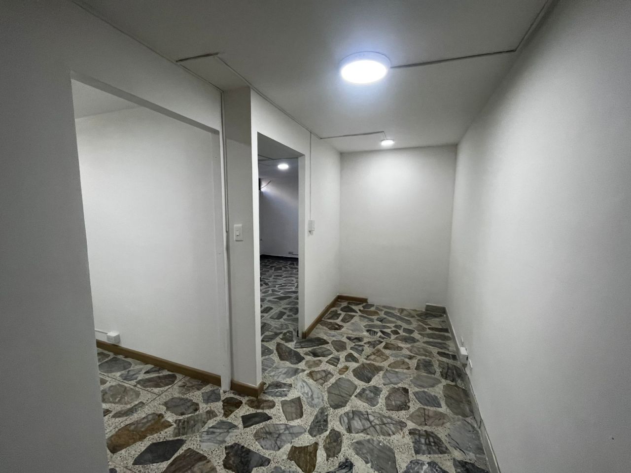 Local Comercial en arriendo Antioquia Medellín Belen 45 m2 Habitaciones 0 Baños 1 Garajes 0 Precio $2500000