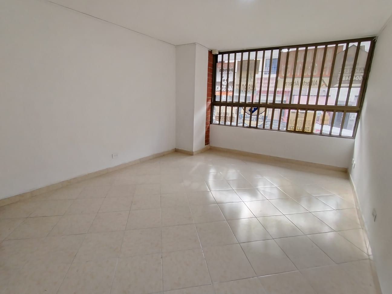 Local Comercial en arriendo Antioquia Envigado Zona Centro 110 m2 Habitaciones 1 Baños 1 Garajes 0 Precio $4200000