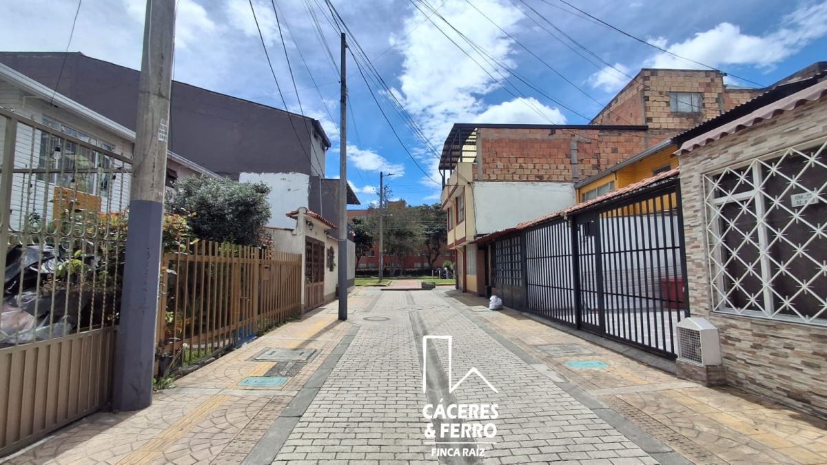 Casa en venta Cundinamarca Bogotá Ub Santa Cecilia 288 m2 Habitaciones 7 Baños 6 Garajes 2 Precio $850000000
