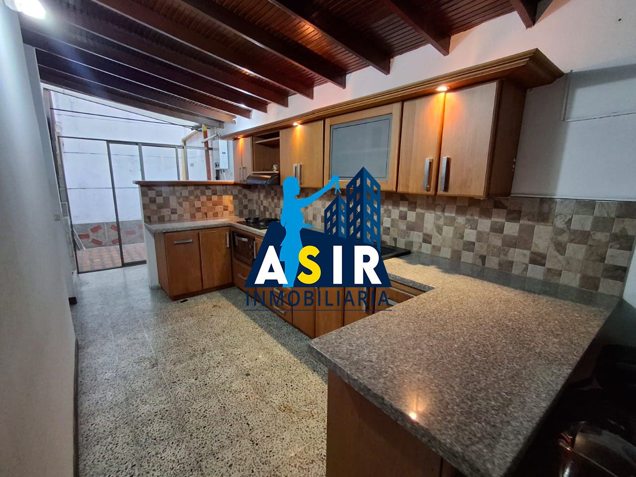 Casa en arriendo Antioquia Medellín La Castellana 115 m2 Habitaciones 5 Baños 5 Garajes 1 Precio $10300000