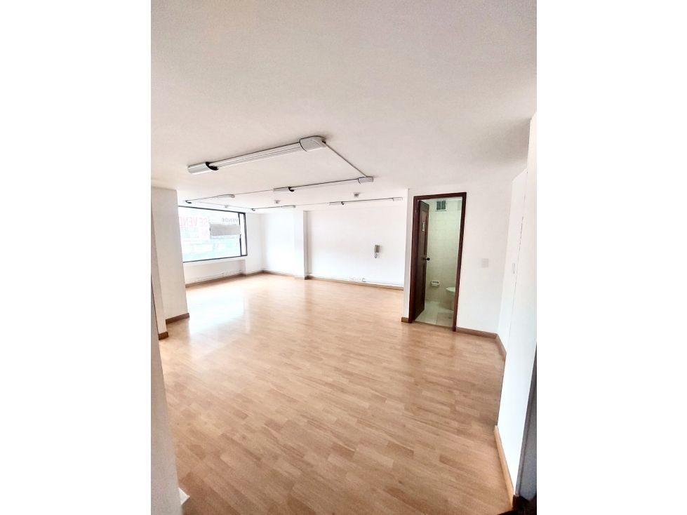 Oficina en venta Cundinamarca Bogotá La Porciuncula 60 m2 Habitaciones 0 Baños 2 Garajes 1 Precio $375000000