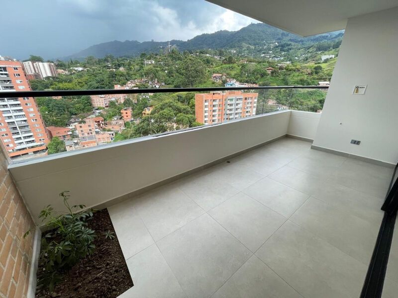 Apartamento en venta Antioquia Envigado El Chinguí 99 m2 Habitaciones 3 Baños 3 Garajes 2 Precio $880000000