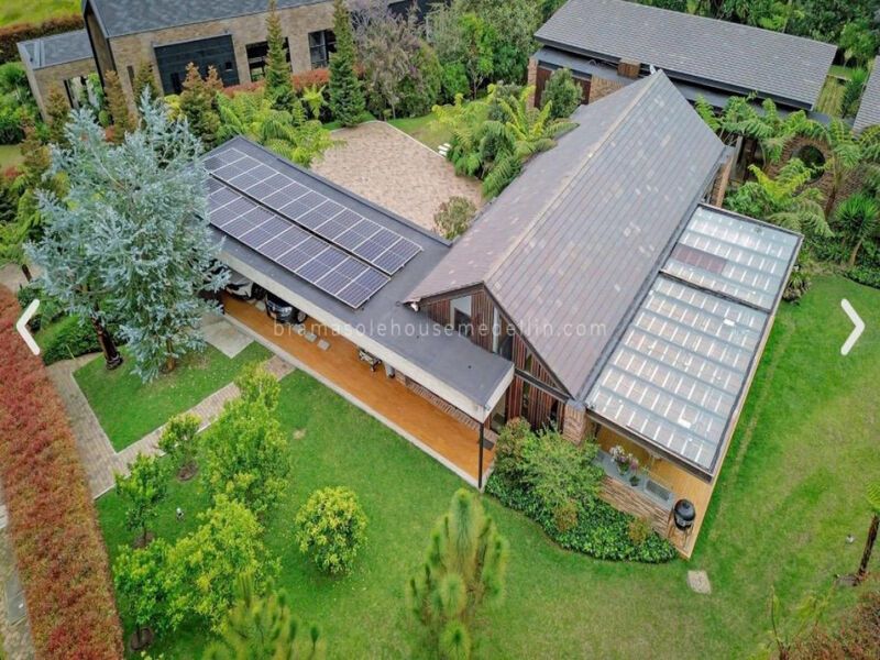 Casa en venta Antioquia Medellín Corazon De Jesus 464 m2 Habitaciones 4 Baños 4 Garajes 5 Precio $5940000000