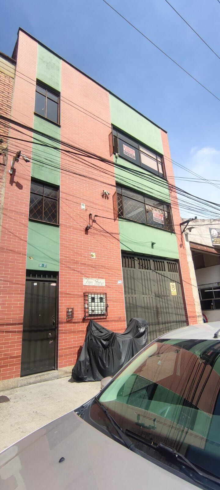 Bodega en arriendo Cundinamarca Bogotá San Fernando 292 m2 Habitaciones 0 Baños 3 Garajes 0 Precio $7500000