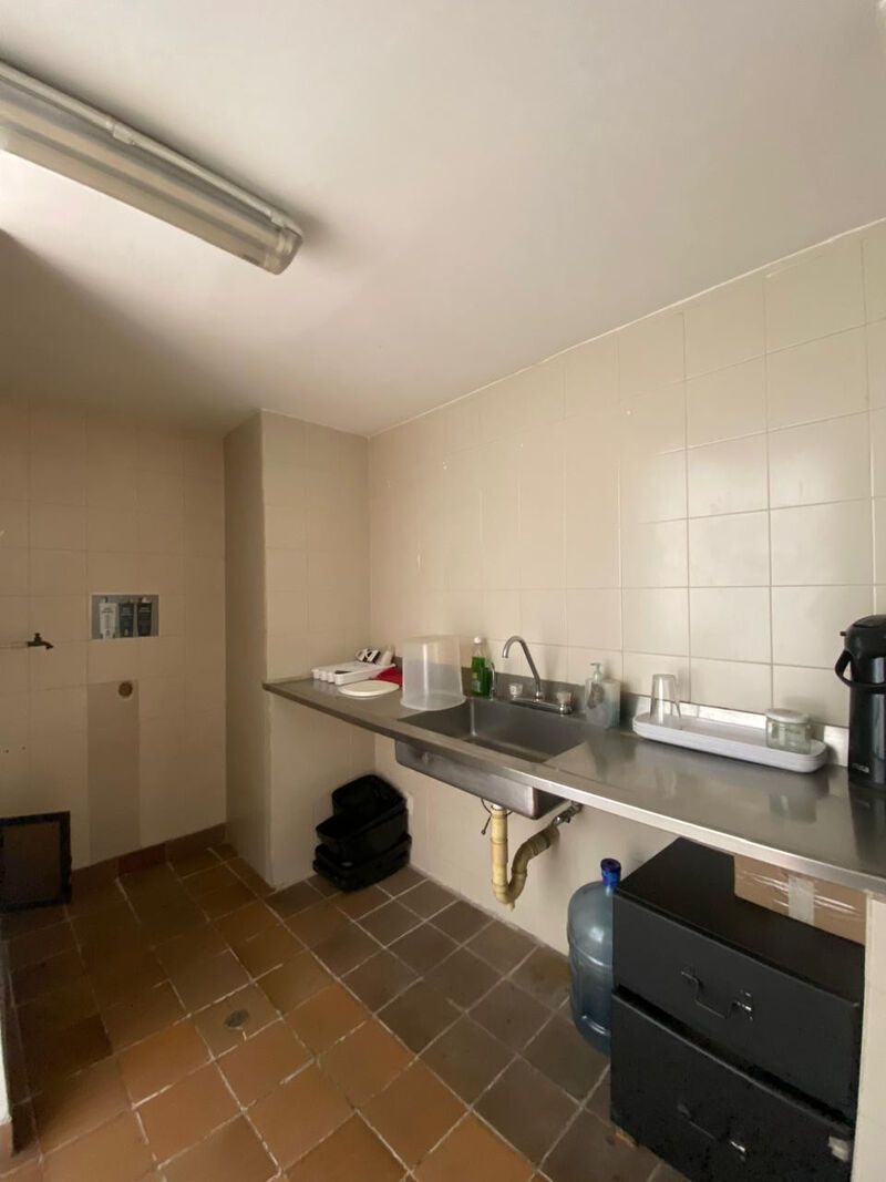Local en venta Antioquia Medellín Sucre 700 m2 Habitaciones 0 Baños 8 Garajes 0 Precio $3500000000