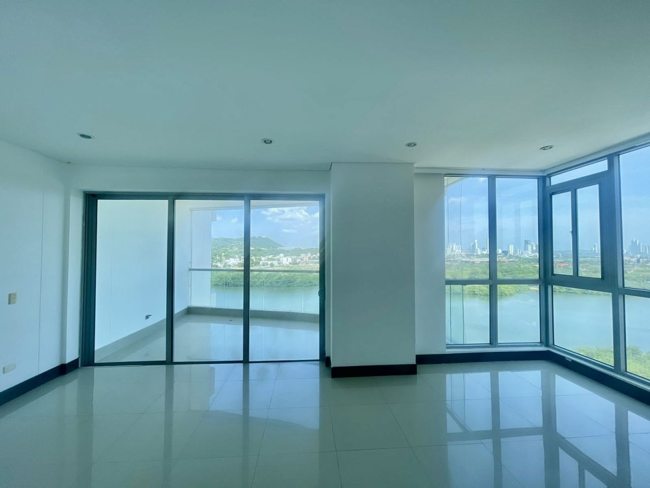 Apartamento en arriendo Bolívar Cartagena El Cabrero 140 m2 Habitaciones 3 Baños 3 Garajes 1 Precio $5500000