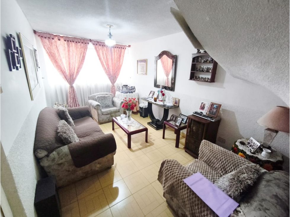 Casa en venta Cundinamarca Bogotá San Fernando Occidental 98 m2 Habitaciones 4 Baños 2 Garajes 2 Precio $600000000