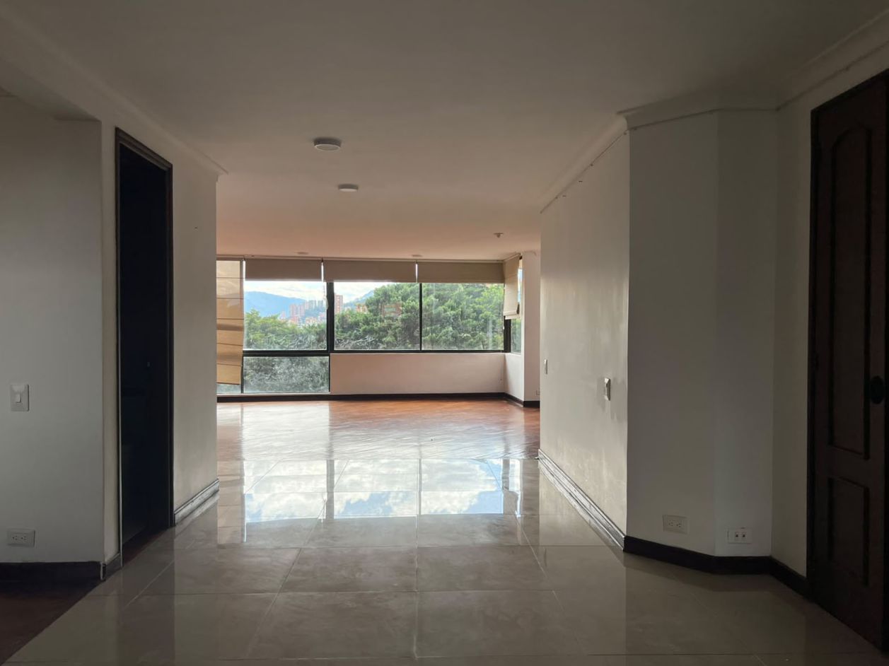 Apartamento en arriendo Antioquia Medellín El Diamante No 2 195 m2 Habitaciones 3 Baños 4 Garajes 3 Precio $10350000
